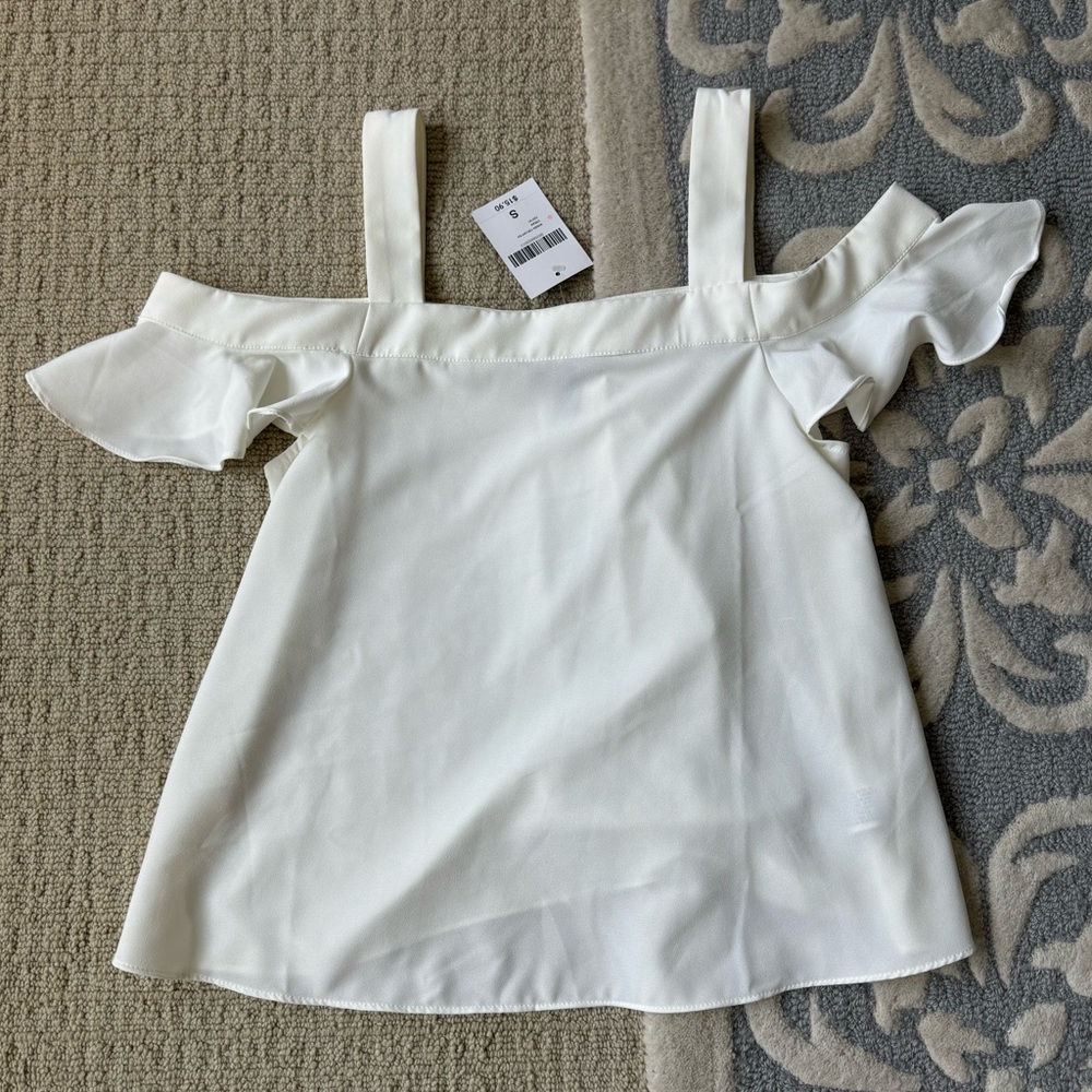 Forever 21 off white top